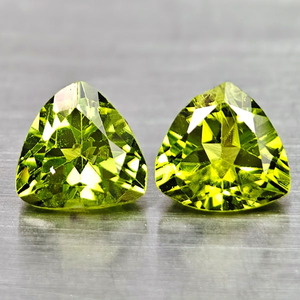 Natural Green Peridot 1.94 Ct. 2 Pcs. Trilliant Shape 6 Mm Gemstones From Pakistan: Product ID: 805317061 Product Name: Natural Peridot Weight: 1.94 CT. Size: 6 x 6 x 4.4 MM. Shape: Trilliant Color: Green Clarity:VSI Luster: Good Gems Origin: Pakistan Treatment: Unheated Crystal Stru