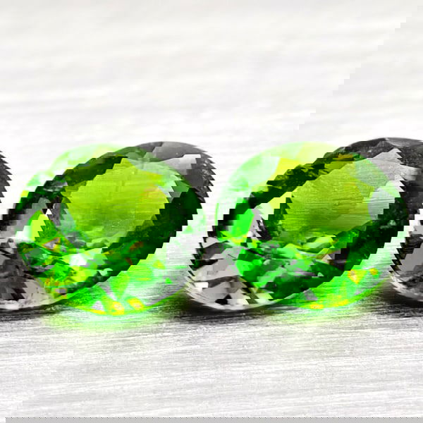 Natural Green Chrome Diopside 0.86 Ct. 2 Pcs Round Shape Gemstones From Russia (1 of 3)