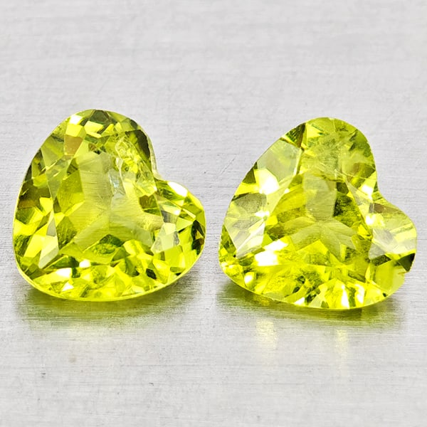 Natural Green Peridot 1.49 Ct. 2 Pcs. Heart Shape 6 x 6 Mm. Gemstones (1 of 3)