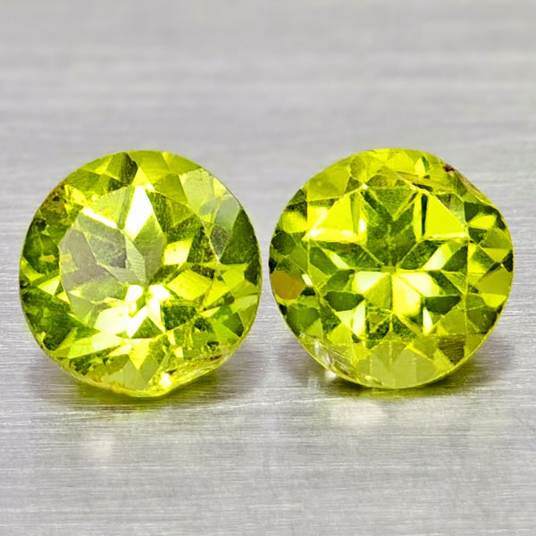 Natural Green Peridot 1.81 Ct. 2 Pcs Round Shape 5.9 Mm Gemstone From Pakistan (1 of 3)
