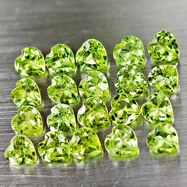 Natural Green Peridot 5.09 Ct. 20 Pcs. VVS Heart Shape 4.1 x 4 Mm. Gemstone From Pakistan (1 of 3)