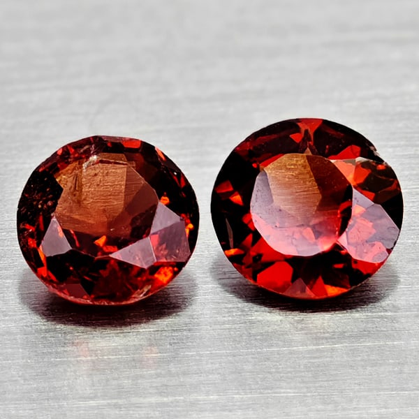 Natural Orangish Red Garnet 0.99 Ct. 2 Pcs Round Shape 5 Mm Gemstones From Tanzania (1 of 3)