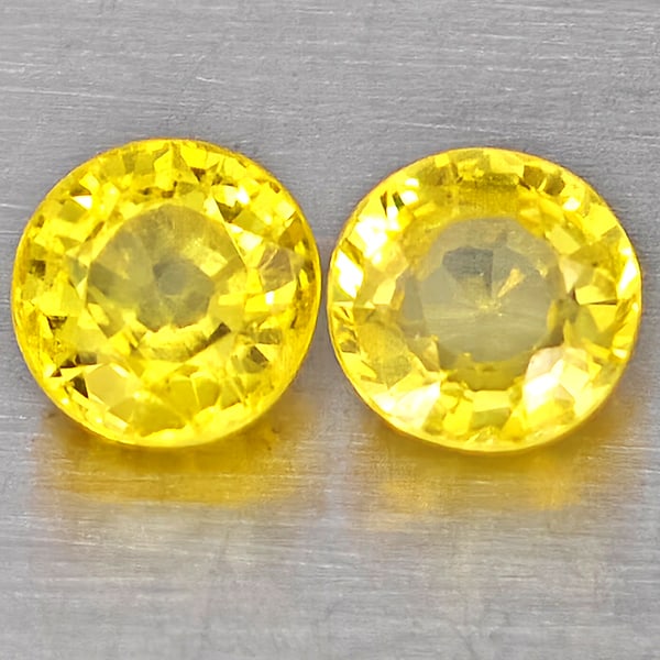 Natural Yellow Sapphire 0.64 Ct. 2 Pcs Round Shape 3.9 Mm Gemstones from Thailand (1 of 3)