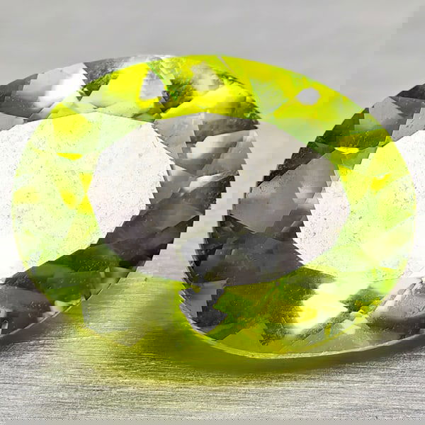 Natural Green Peridot 1.73 Ct. Oval Shape 10 x 8 Mm Gemstone From Pakistan (1 of 3)