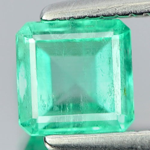 Natural Green Emerald 0.48 Ct. Octagon Shape 4.6 x 4.6 Mm. Gemstone from Columbia (1 of 3)