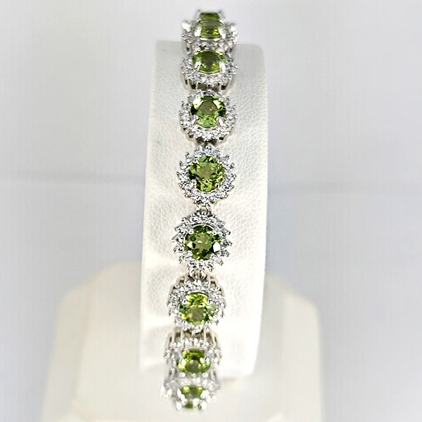 Natural Green Peridot 952 Sterling Silver Jewelry 12.10 Grams Bracelet Length 9 Inch. (1 of 3)
