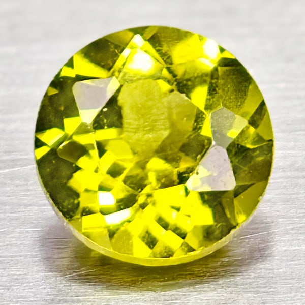 Natural Green Peridot 0.59 Ct. Round Shape 5 Mm Gemstone From Pakistan (1 of 3)