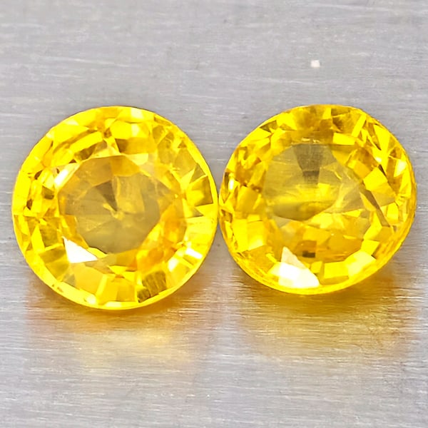 Natural Yellow Sapphire 0.56 Ct. 2 Pcs Round Shape 4 Mm Gemstones From Thailand (1 of 3)