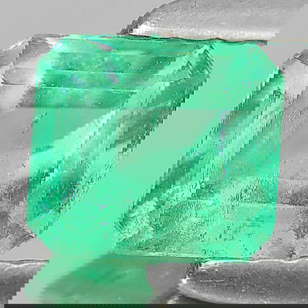 Natural Green Emerald 0.58 Ct. Octagon Shape 5.4 x 4.8 Mm. Gemstone From Columbia (1 of 3)