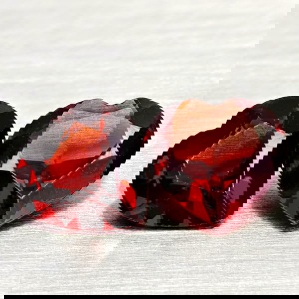 Natural Orangish Red Garnet 2.08 Ct. 2 Pcs Heart Shape 6.9 x 6.9 MM Gemstones From Tanzania (1 of 3)