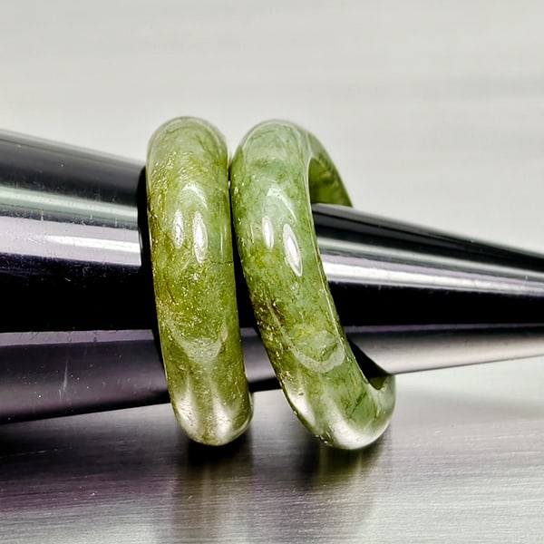 Natural Multi Color Jade 22.68 Ct. 2 Pcs Round Cabochon Rings Size 4.5 Gemstones From Thailand: Product ID: 819814742 Product Name: Natural Gemstones Weight: 22.68 CT. Size: 21 x 15 MM. Shape: Round Cabochon Color: Multi-Color Clarity:Opaque Luster: Good Gems Origin: Thailand Treatment: Unheated