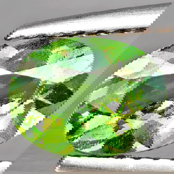 Natural Green Apatite 0.90 Ct. Oval Shape 7.4 x 5.8 Mm Gemstone From Tanzania (1 of 3)