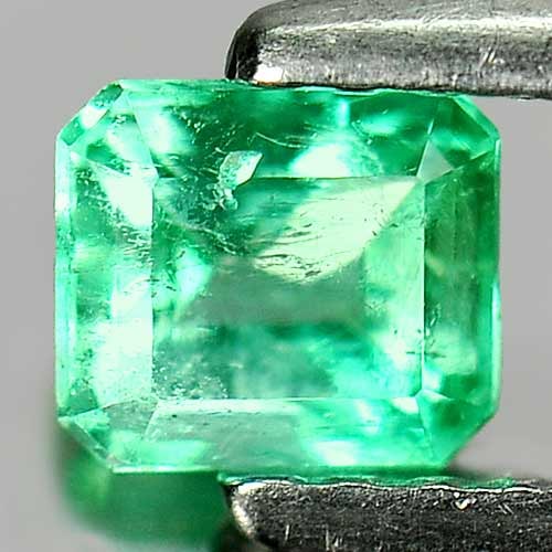 Natural Green Emerald 0.41 Ct. Octagon Shape 4.8 x 4.3 Mm. Gemstone From Columbia (1 of 3)