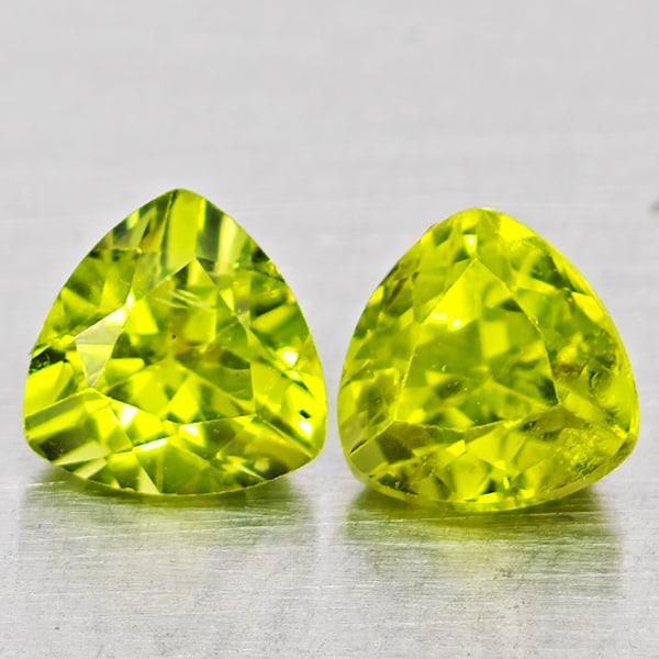 Natural Green Peridot 2.25 Ct. 2 Pcs. Trilliant Shape 6.1 Mm Gemstone from Pakistan (1 of 3)