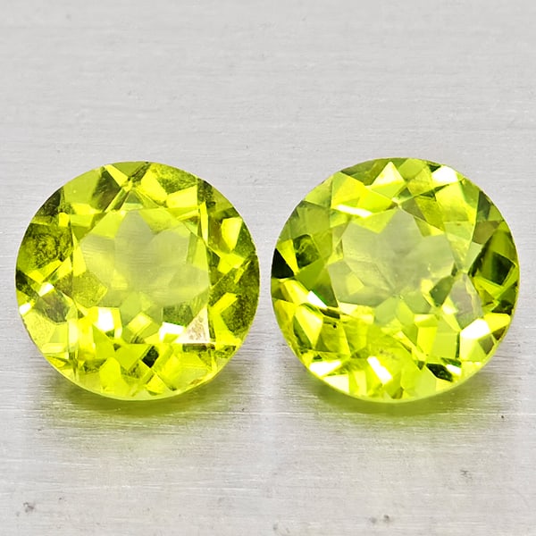 Natural Green Peridot 1.66 Ct. 2 Pcs Round Shape 6 Mm Gemstones from Pakistan (1 of 3)