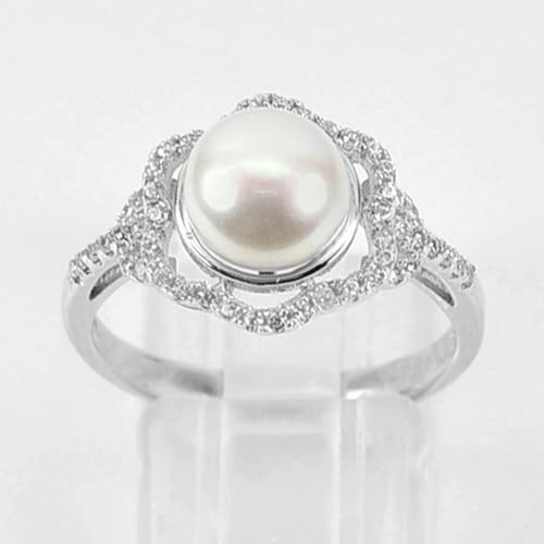 Natural White Pearl with 925 Sterling Silver Ring Jewelry 3.18 Grams Size 6.5: Product ID: 280510021 Product Type: 925 Sterling Silver Fine Jewelry Jewelry Weight: 3.18 Grams. Ring Size: 8 Resizable(Fee) Gemstones Color: White Metal: Solid Silver 92.5%. Gemstone Detail: Natural