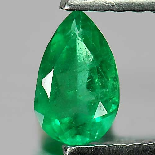 Natural Green Emerald 0.30 Ct. Pear Shape 6.1 x 3.8 Mm. Gemstone from Columbia (1 of 3)