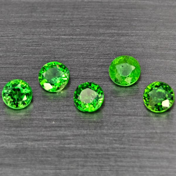 Natrual Green Tsavorite Garnet 0.74 Ct. 5 Pcs. Round Shape 3.3 Mm. Gemstone from Tanzania (1 of 3)