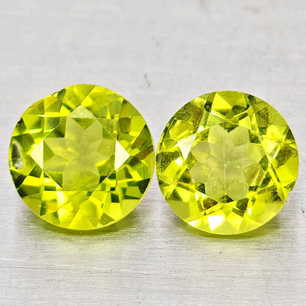 Natural Green Peridot 1.78 Ct. 2 Pcs Round Shape 6 Mm Gemstones from Pakistan (1 of 3)