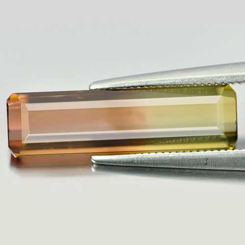 Natural Bi Color Tourmaline 4.77 Ct. VVS Octagon Shape 19.7 x 5.6 Mm. Unheated Gemstone From Nigeria: Product ID: 807237849 Product Name: Natural Tourmaline Weight: 4.77 CT. Size: 19.7 x 5.6 x 3.9 MM. Shape: Octagon Color: Bi-Color Clarity:VVS Luster: Very Good Gems Origin: Nigeria Treatment: Unheated