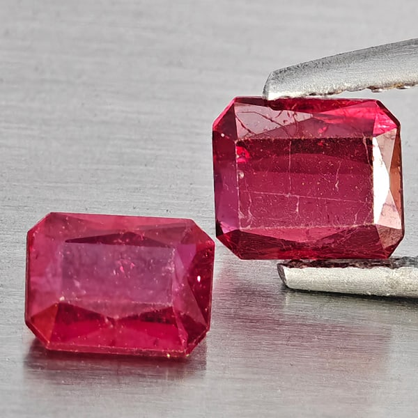 Natural Pigeon Blood Red Ruby 1.46 Ct. 2 Pcs Octagon Shape Gemstone from Madagascar: Product ID: 805935922 Product Name: Natural Ruby Weight: 1.46 CT. Size: 5.9 x 5.1 x 2.5 to 5.7 x 4.5 x 2.4 MM. Shape: Octagon Color: Pigeon Blood Red Clarity:SI1 Luster: Good Gems Origin: Madagascar T