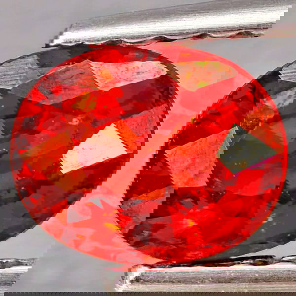 Natural Orangish Red Spessartine Garnet 0.86 Ct. Oval Shape 6 x 4.8 Mm Gemstones From Namibia (1 of 3)