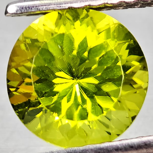 Natural Green Peridot 1.49 Ct. Round Shape 7.1 Mm Gemstone From Pakistan (1 of 3)