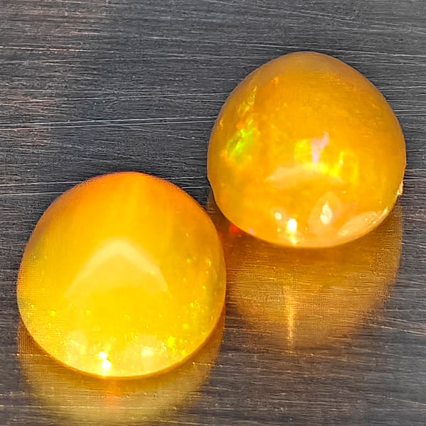 Natural Multi Color Opal 0.94 Ct. 2 Pcs Oval Cabochon Shape 6.7 x 4.9 Mm Gemstones From Ethiopia (1 of 3)