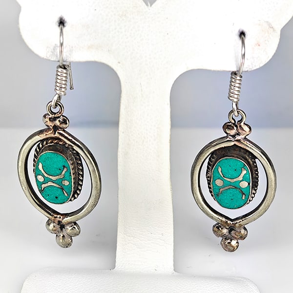 Natural Wild Horse with Metal Silver Plated Earrings Jewelry 9.70 Grams: Product ID: 510000026 Product Name: Natural Fashion Jewelry Weight: 9.70 CT. Size: 19.6 x 16.2 MM. Shape: Oval Cabochon Color: Multi-Color Clarity:Opaque Luster: None Gems Origin: Thailand Treatment: