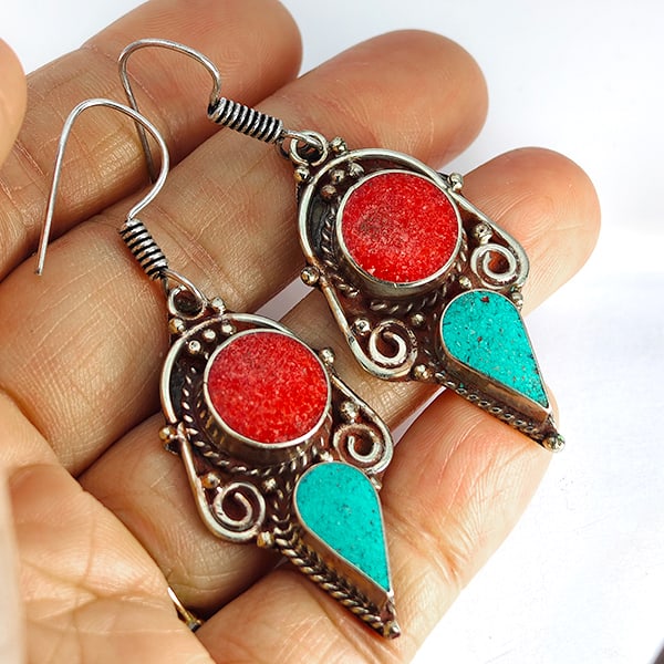 Natural Copper Turquoise with Metal Silver Plated Bangle Jewelry 14.94 Grams Diameter 70 Mm.: Product ID: 510000050 Product Type: 925 Sterling Silver Fine Jewelry Jewelry Weight: 14.94 Grams. Gemstones Color: Multi-Color Metal: Solid Silver 92.5%. Gemstone Detail: Natural Gemstone At Your Serv