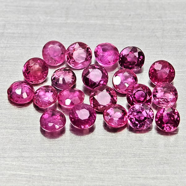 Natural Pinkish Red Ruby 1.32 Ct. 20 Pcs Round Shape 2.3 Mm Gemstones from Thailand: Product ID: 805935405 Product Name: Natural Ruby Weight: 1.32 CT. Size: 2.3 x 2.3 x 1.6 MM. Shape: Round Color: Pinkish Red Clarity:VSI - SI1 Luster: Good Gems Origin: Thailand Treatment: Heated Cryst