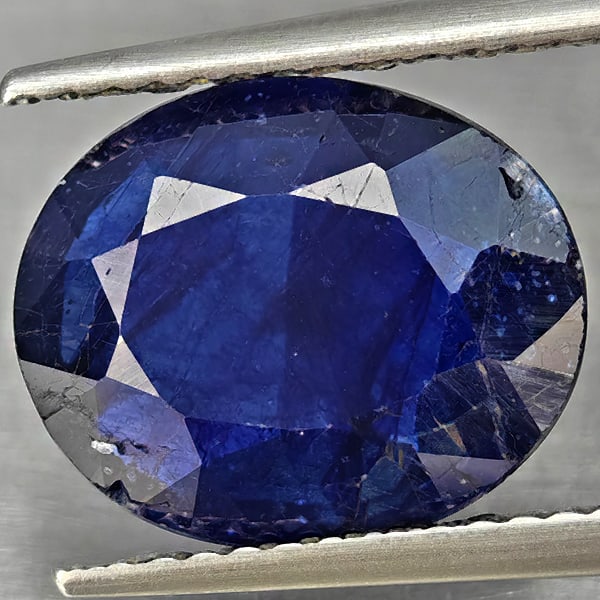 Natural Blue Sapphire 4.10 Ct. Oval Shape 11.5 x 9.5 Mm Gemstone From Madagascar: Product ID: 806012321 Product Name: Natural Blue Sapphire Weight: 4.10 CT. Size: 11.5 x 9.5 x 4 MM. Shape: Oval Color: Blue Clarity:SI1 Luster: Good Gems Origin: Madagascar Treatment: Heated (Lead-gla