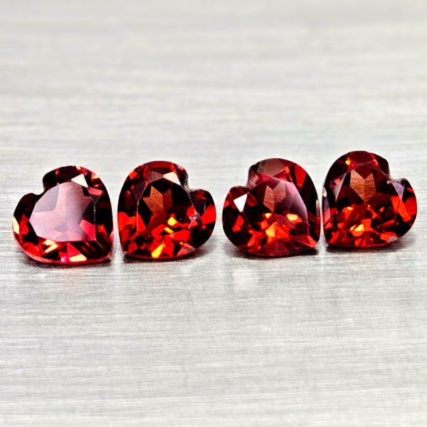 Natural Purplish Red Rhodolite Garnet 3.50 Ct. 4 Pcs. VVS Heart Shape 6 x 5.9 Mm. Gemstone From: Product ID: 802936681 Product Name: Natural Rhodolite Weight: 3.50 CT. Size: 6 x 5.9 x 3.3 MM. Shape: Heart Shape Color: Purplish Red Clarity:VVS Luster: Good Gems Origin: Madagascar Treatment: Unheat