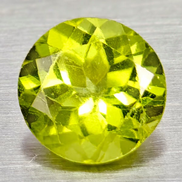 Natural Green Peridot 0.96 Ct. Round Shape 6.3 Mm Gemstone From Pakistan (1 of 3)