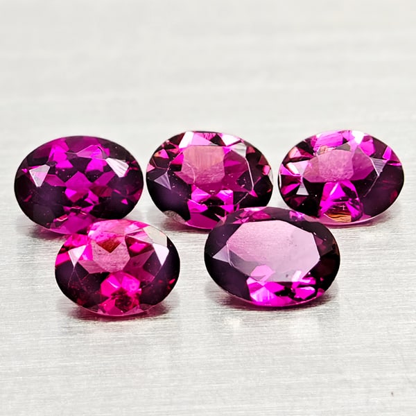Natural Pink Tourmaline 0.76 Ct. 5 Pcs. Oval Shape Gemstones From Nigeria: Product ID: 807250973 Product Name: Natural Tourmaline Weight: 0.76 CT. Size: 4.3 x 3.2 x 1.8 to 4 x 3 x 1.8 MM. Shape: Oval Color: Pink Clarity:VSI Luster: Good Gems Origin: Nigeria Treatment: Unheat