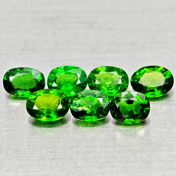 Natural Green Chrome Diopside 1.45 Ct. 7 Pcs Oval Shape 4.4 x 3.4 Mm Gemstone From Russia (1 of 3)