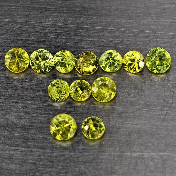 Natural Green Demantiod Garnet 0.52 Ct. 12 Pcs Round Diamond Cut 2.4 Mm Gemstones From Madagascar (1 of 3)