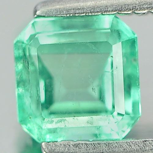 Natural Green Emerald 0.46 Ct. Octagon Shape 4.7 x 4.7 Mm. Gemstone from Columbia (1 of 3)