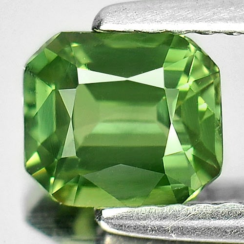 Natural Green Sapphire 1.10 Ct. VVS Octagon Shape 6.3 x 5.5 Mm. Gemstone from Thailand (1 of 3)