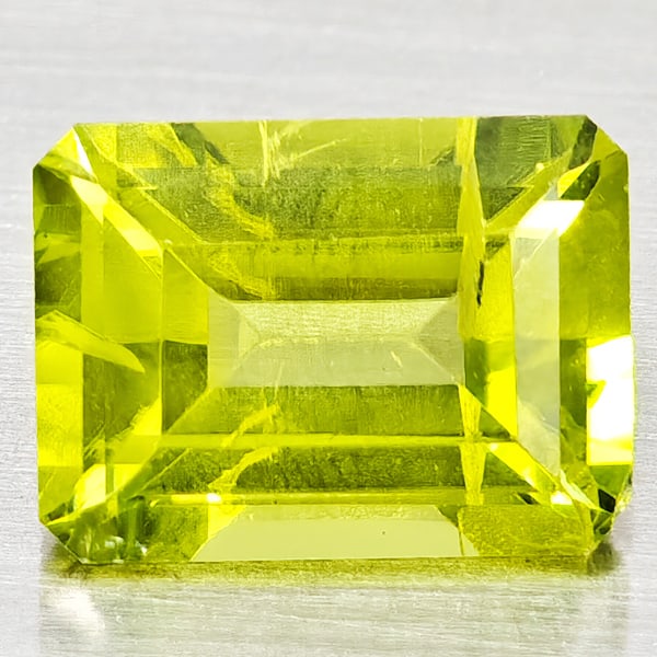 Natural Green Peridot 1.31 Ct. Octagon Shape 8 x 6 Mm Gemstone From Pakistan: Product ID: 805317200 Product Name: Natural Peridot Weight: 1.31 CT. Size: 8 x 6 x 3.8 MM. Shape: Octagon Shape Color: Green Clarity:SI1 Luster: Good Gems Origin: Pakistan Treatment: Unheated Crystal