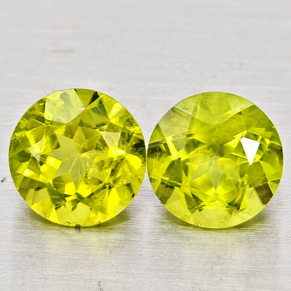 Natural Green Peridot 1.74 Ct. 2 Pcs Round Shape 6 Mm Gemstones from Pakistan (1 of 3)