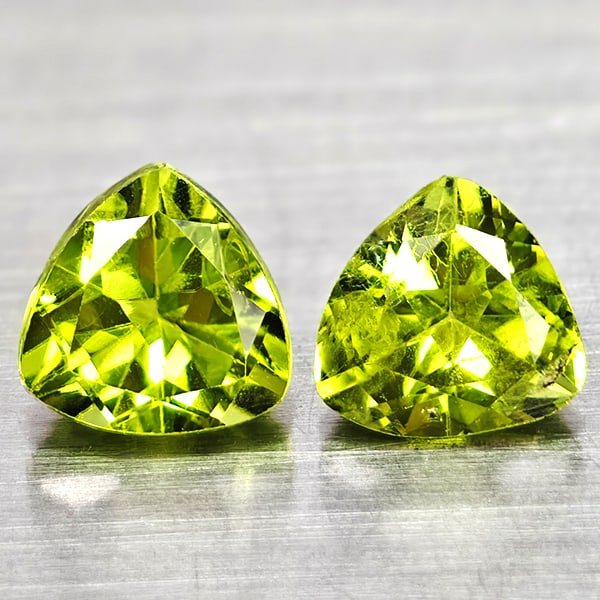 Natural Green Peridot 1.82 Ct. 2 Pcs. Trilliant Shape 6 Mm Gemstones From Pakistan (1 of 3)
