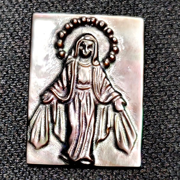 Natural Multi Color Seashell Pearl 3.72 Ct. Woman Carving Shape 16 x 12 Mm Gemstone From Thailand (1 of 3)