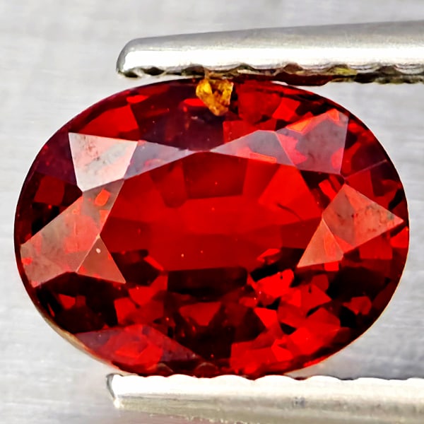 Natural Orangish Red Spessartine Garnet Gemstones 1.22 Ct. Oval Shape 7.1 x 5.5 Mm (1 of 3)