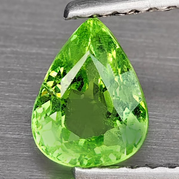 Natrual Green Tsavorite Garnet 1.01 Ct. Pear Shape 7.6 x 5.2 Mm Gemstone From Tanzania (1 of 3)