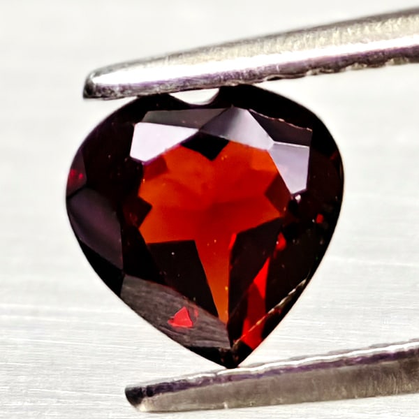 Natural Orangish Red Garnet 0.71 Ct. Heart Shape 5.9 x 5.8 Mm Gemstones From Tanzania (1 of 3)