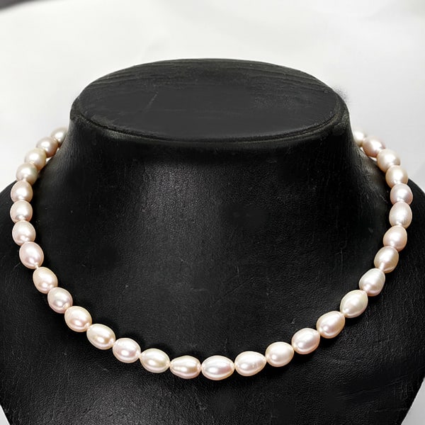 Natural Peach Pink Pearl 204.56 Ct. Fancy Cabochon Beads Strand Length 17 Inch.: Product ID: 805206390 Product Name: Natural Pearl Weight: 204.56 CT. Size: Length 17 Inch. 11.5 x 8.5 MM. Shape: Fancy Cabochon Color: Peach Pink Clarity:Opaque Luster: Strong Iridescent Gems Origin: 