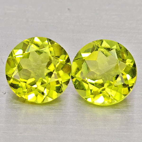 Natural Green Peridot 1.71 Ct. 2 Pcs Round Shape 5.8 Mm Gemstones from Pakistan: Product ID: 805317430 Product Name: Natural Rhodolite Weight: 1.71 CT. Size: 5.8 x 5.8 x 3.4 MM. Shape: Round Color: Green Clarity:VSI Luster: Good Gems Origin: Pakistan Treatment: Unheated Crystal St