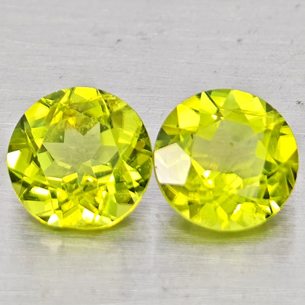 Natural Green Peridot 1.64 Ct. 2 Pcs Round Shape 6 Mm Gemstones from Pakistan: Product ID: 805317476 Product Name: Natural Rhodolite Weight: 1.64 CT. Size: 6 x 6 x 3.5 MM. Shape: Round Color: Green Clarity:VSI Luster: Good Gems Origin: Pakistan Treatment: Unheated Crystal Struct