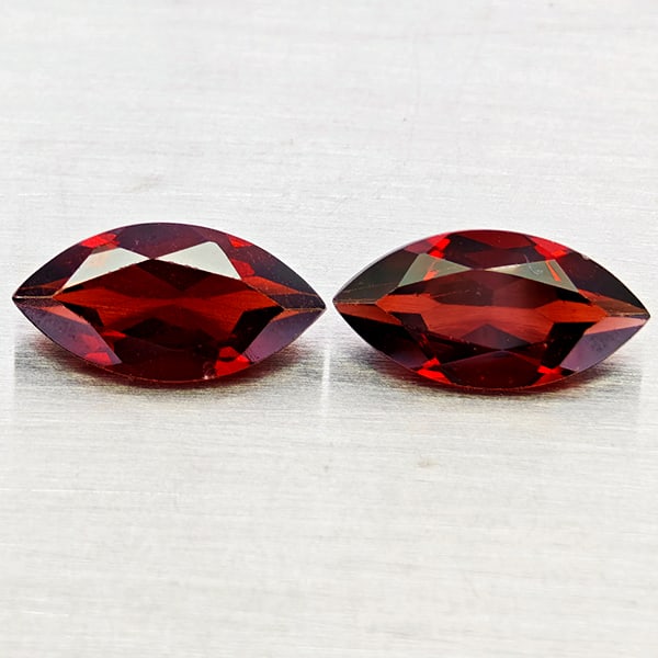 Natural Orangish Red Garnet Gemstones 2.49 Ct. 2 Pcs Marquise Shape 5.1 x 10 Mm.: Product ID: 802936979 Product Name: Natural Garnet Weight: 2.49 CT. Size: 5.1 x 10 x 3.1 MM. Shape: Marquise Shape Color: Orangish Red Clarity:VVS - VSI Luster: Good Gems Origin: Tanzania Treatment: U